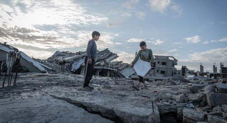 World News Summary: Gaza Crossings Closed, Ongoing Fighting in Sudan, Afghanistan Quake Victims