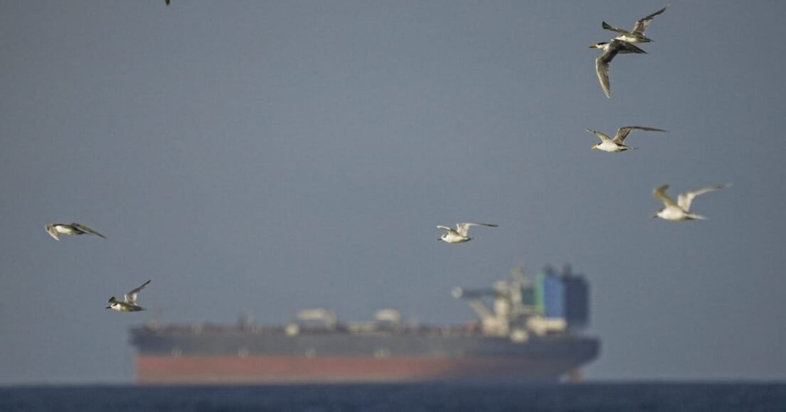 Iran Warns of Hormuz Closure if U.S. Blockade Persists