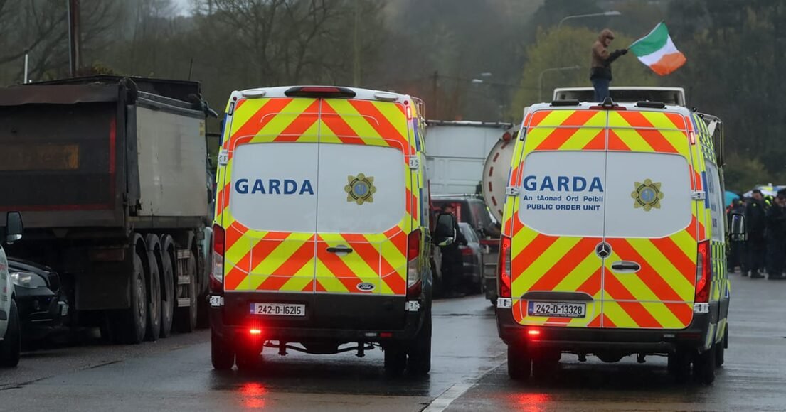 Irish Police Disperse Fuel-Price Protesters Blocking Sole Oil Refinery