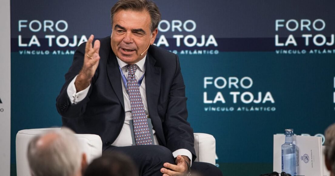 Schinas to Succeed Dismissed Greek Farm Minister