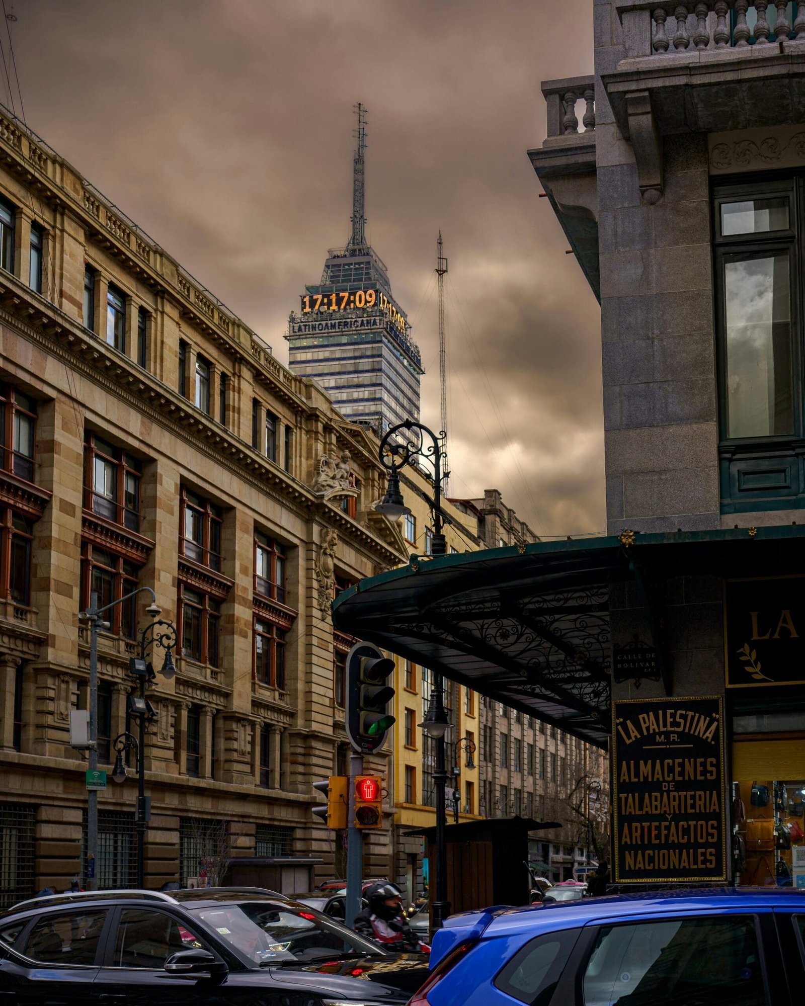 City subsiding over 2 cm per month – the ground is literally swallowing it