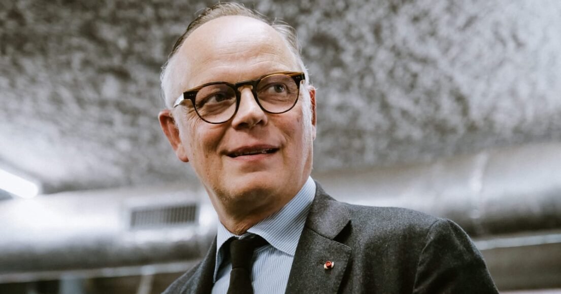 French Presidential Candidate Philippe Under Investigation for Embezzlement