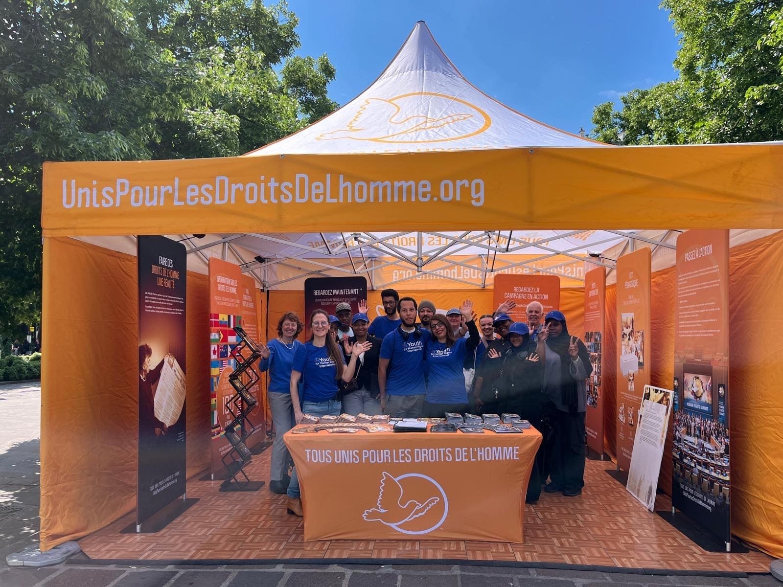 Mobile Exhibit on Human Rights in Paris Introduces Civic Education to Busy Public Spaces
