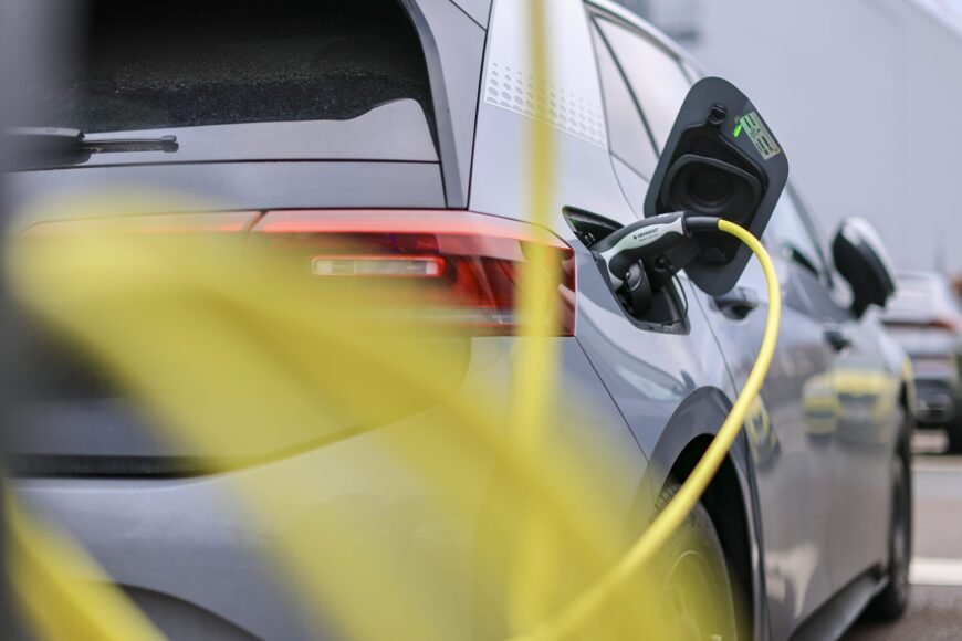 European Carmakers Confront EV Pressure from China