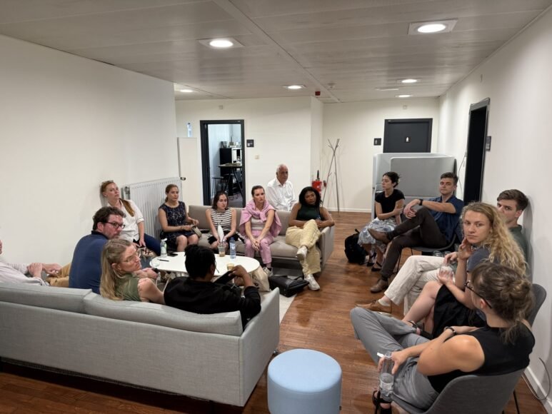 Transatlantic Dialogue: US and German Journalists Explore EU Reporting at the European Newsroom