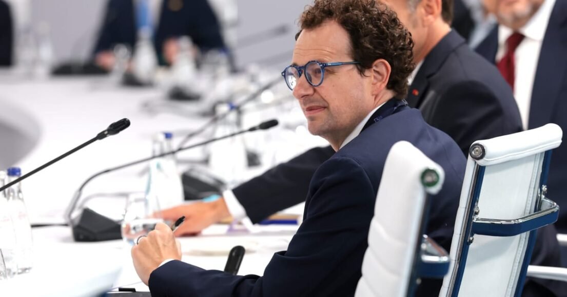 West Cooperates on AI to Exclude China