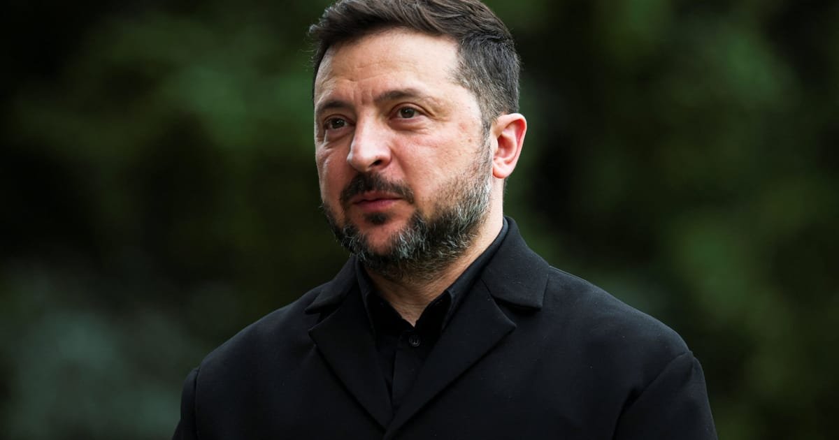 Zelenskyy Demands Belarus Remove Russia-Linked Relay Stations Within a Week