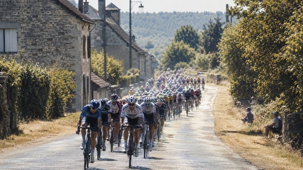Tour Shortens Stage Amid Red Alert Heat Levels