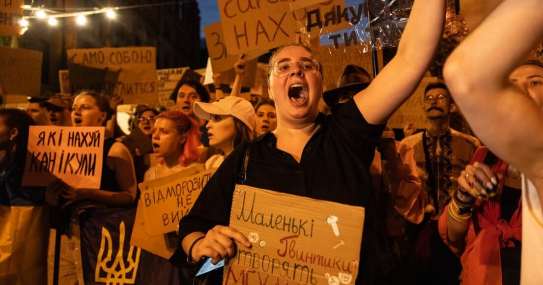 Zelenskyy Dismisses Top Army Commander Amid Nationwide Protests