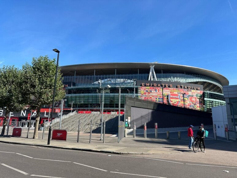 Arsenal Defeats Manchester City 3-0 to Claim Community Shield