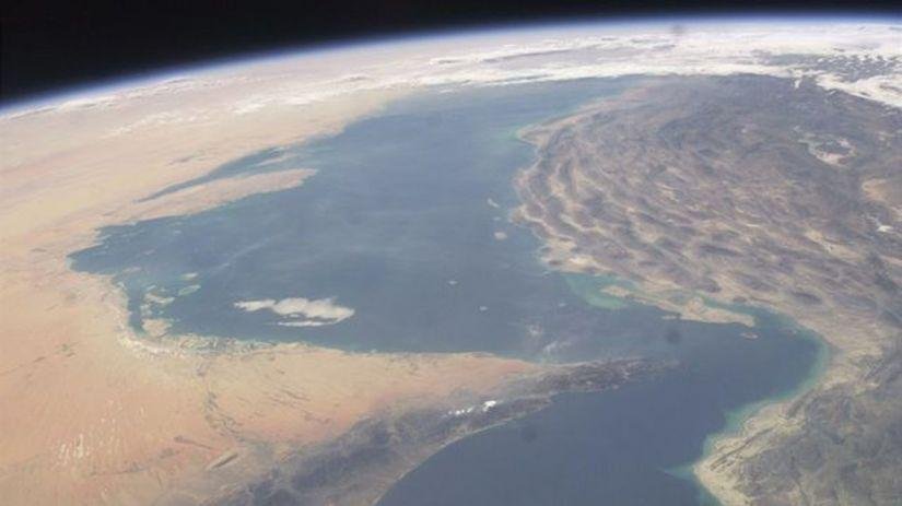 Iran Defies Trump Over Strait of Hormuz Amid US Gas Price Surge