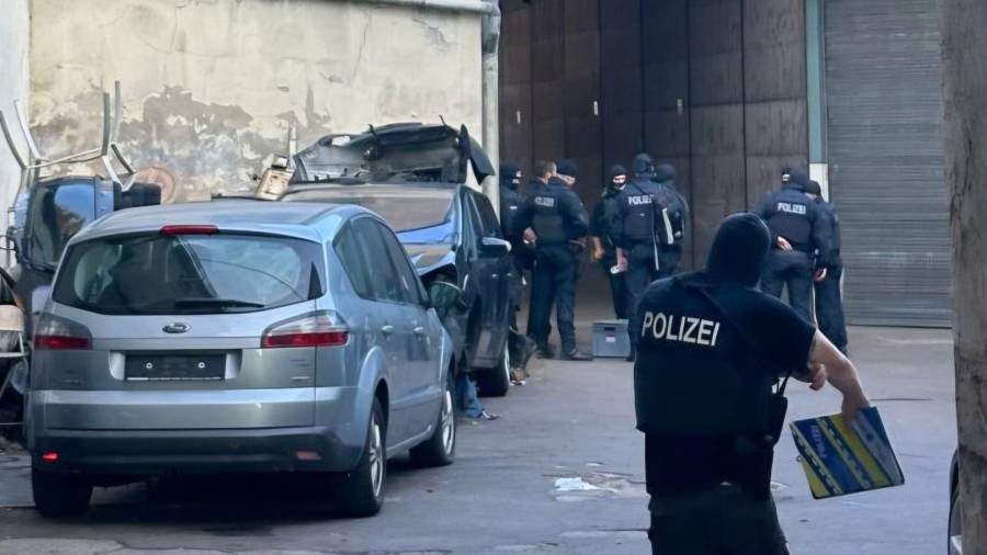 Syrian Migrant Smugglers Apprehended in Coordinated Operation in Germany and Serbia