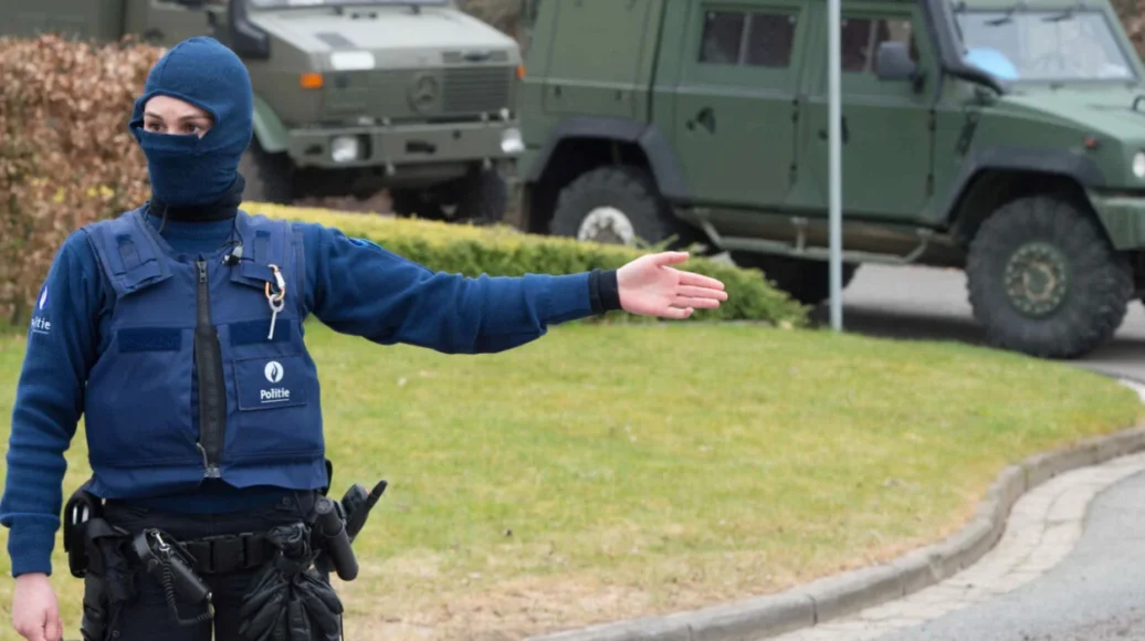 Sint-Niklaas Police Arrest Five After €22,000 Jewelry Theft in Knokke-Heist